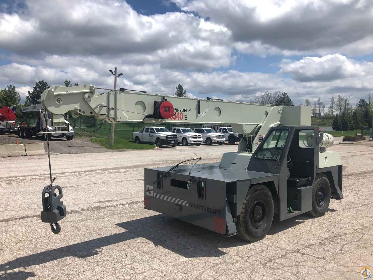 2007 Shuttlelift 3340B 10.5 ton carry deck crane