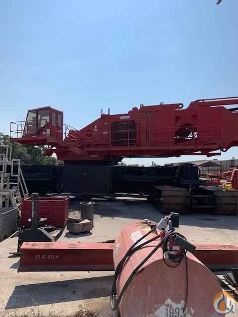 2001 Manitowoc 21000 crawler crane with Luffing Attachment and Wheeled Maxer, (1000 ton capacity)
