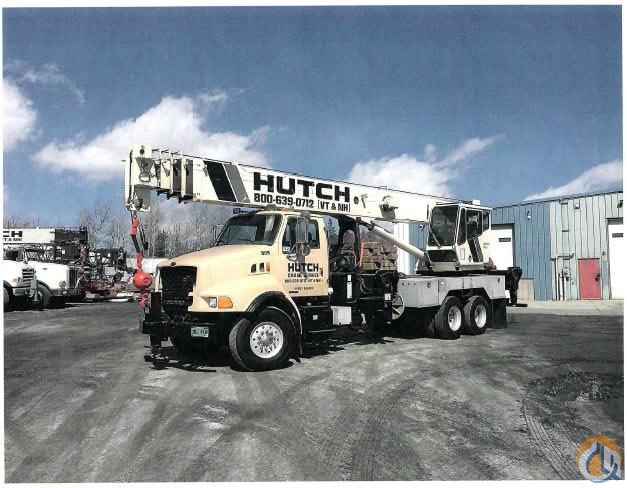 2000 National 1500 Mounted on a Sterling LT9513