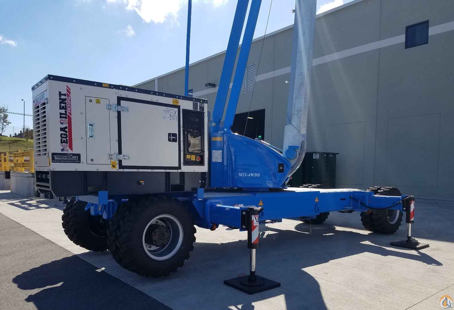 Montalift M21-4WDS: Self-Propelled 4WD/4WS, Self-Erecting Tower Crane