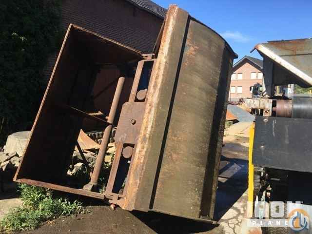 Clamshell Bucket Attachment