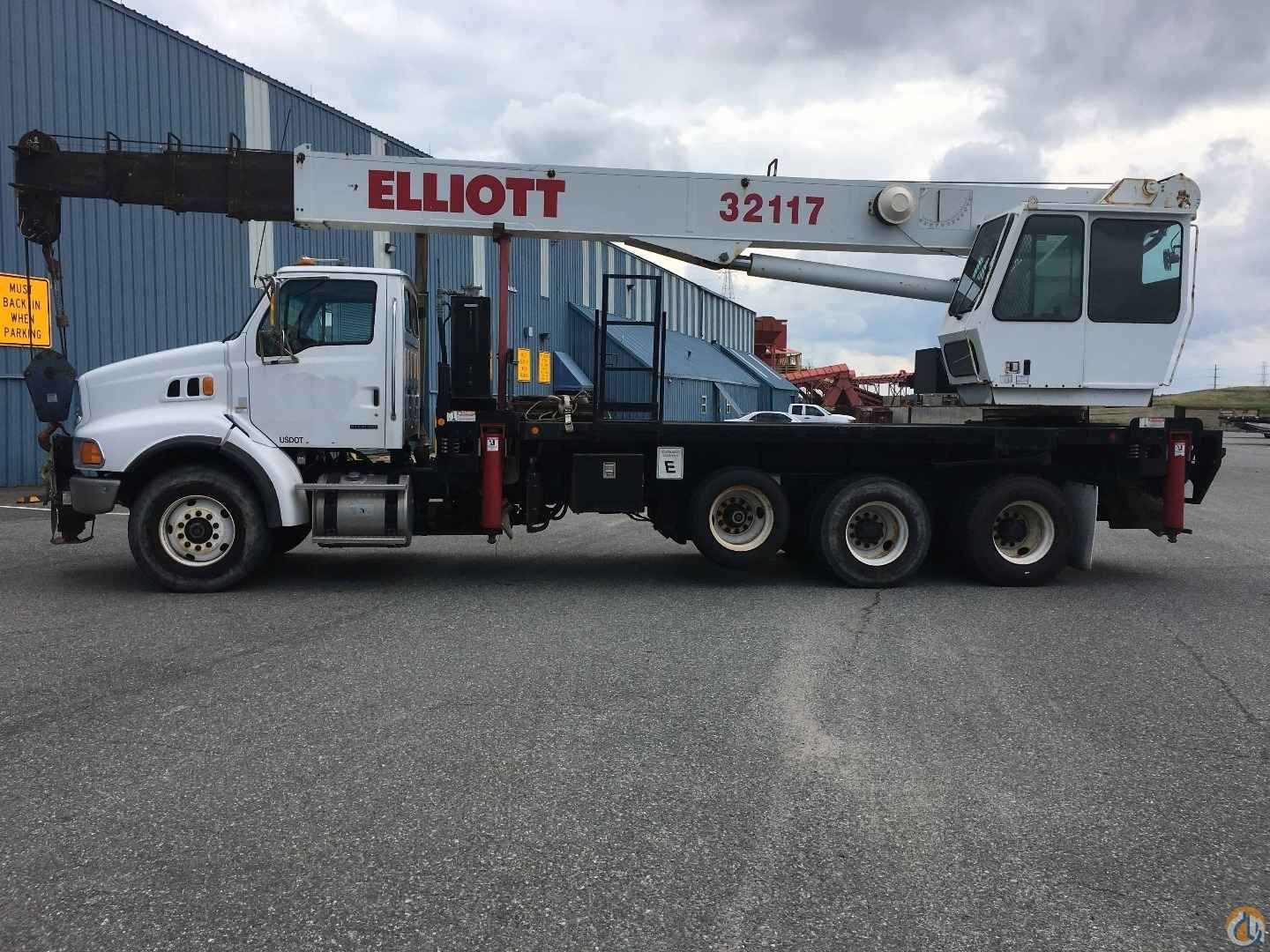 32117R Elliot Boom Truck