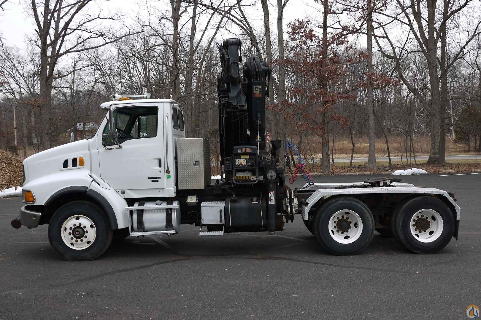 8925 - 2007 STERLING TRACTOR; HIAB 244E5-HIPRO KNUCKLEBOOM; 9.5 TON