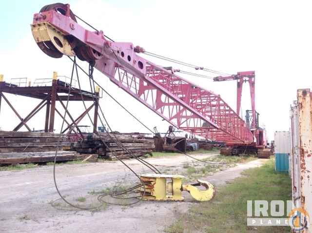 Manitowoc 4600 Lattice-Boom Crawler Crane