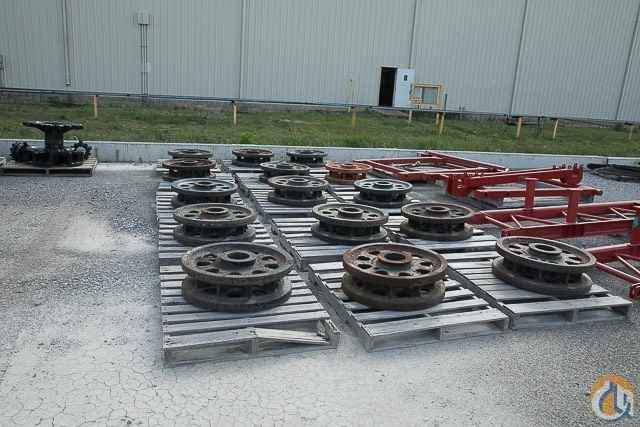 MANITOWOC 20368 END IDLER 3900