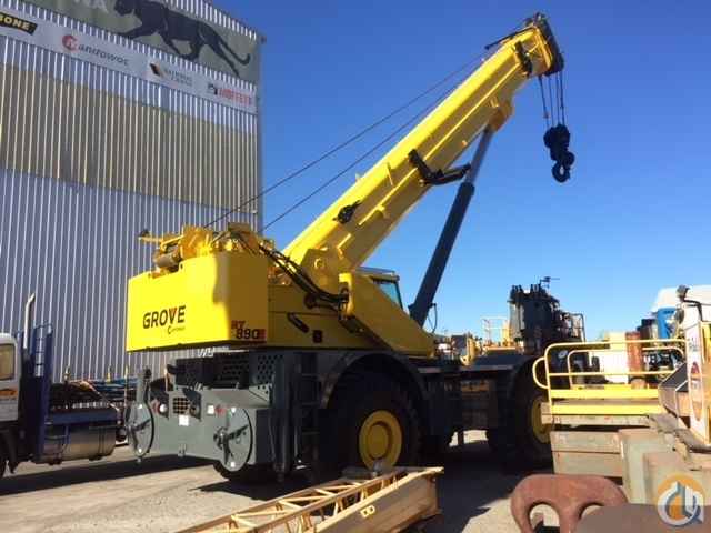 2010 Grove RT890E