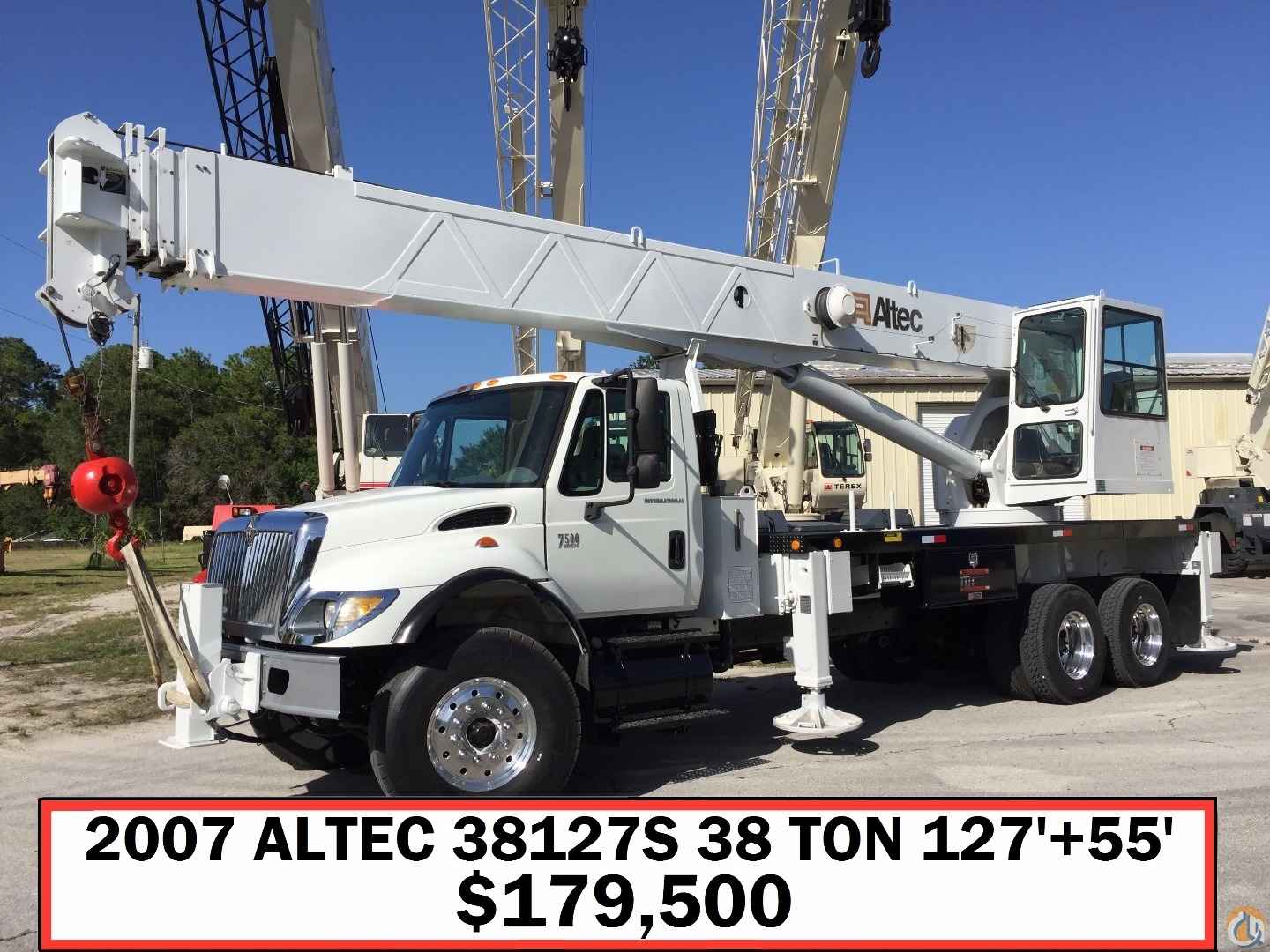 2007 INTERNATIONAL HT570 W/ ALTEC 38 ton AC38127S