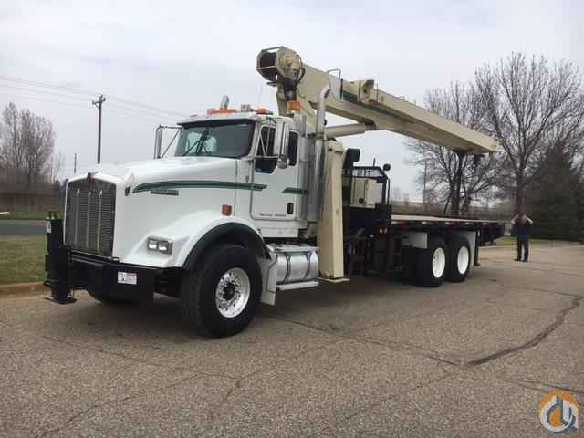 2006 National 8100D Mounted on a Kenworth