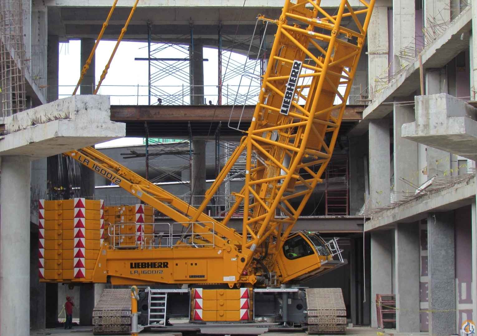 ALMOST NEW LIEBHERR LR-1600/2 660 US TON CRAWLER CRANE LOW HOURS, EXCELLENT PRICE