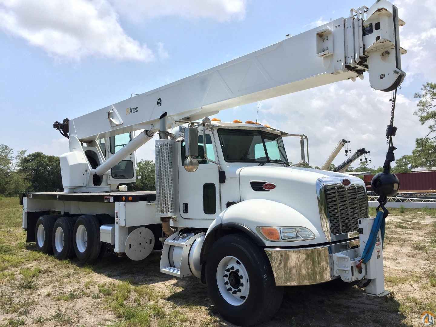 2007 ALTEC 38 ton 38127 PETERBILT 4 axle truck