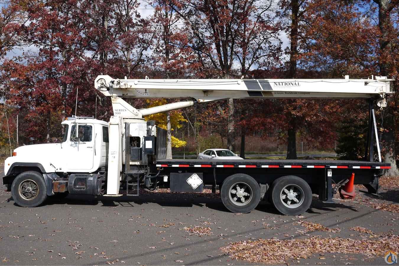 8862 - 1998 MACK RD6886; NATIONAL 900 CRANE; 23 TON