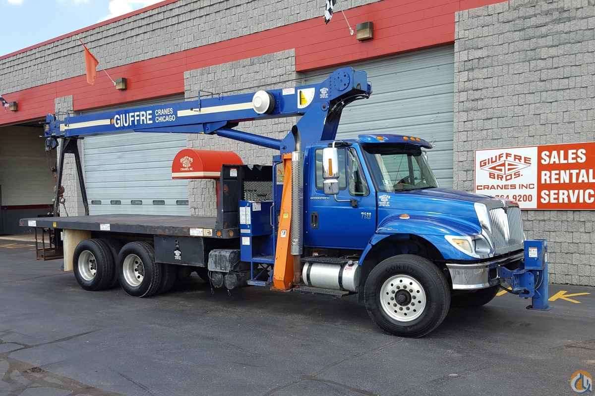 Used 12 ton Terex on 2003 IHC Truck