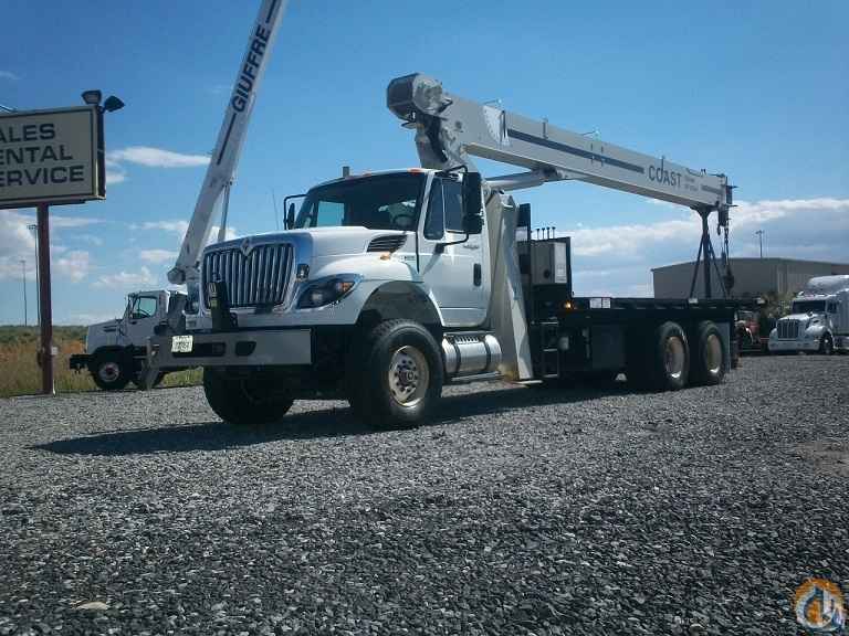 LOW HOURS/MILES NATIONAL 23 TON w/ 100' BOOM!!