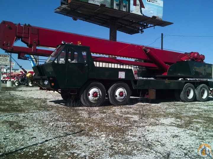 P&H TRUCK CRANE - 1972 T300
