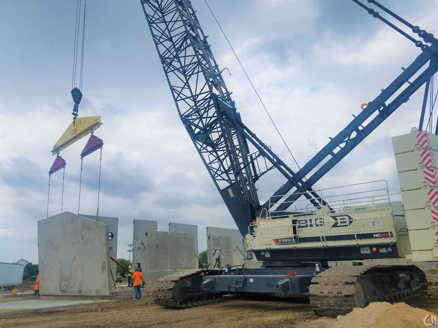 Terex HC285 (285 Ton Crawler Crane)