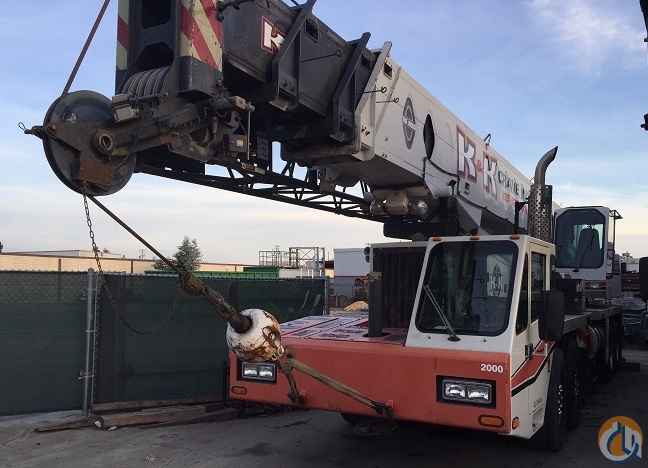 2000 Linkbelt HTC-8675 Truck crane with bi-fold jib and Detroit series 60 engine