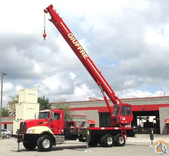 BRAND NEW 30 TON WITH 122' TIP HEIGHT! HEAT & A/C IN CAB