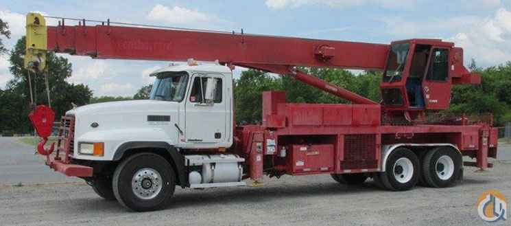 Manitex Crane 38100S 2000 Mack CL713