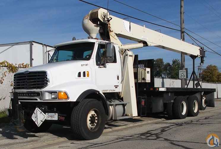 National Crane Model 800D 23Ton, 2007 Sterling LT 9513