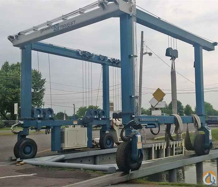 2005 MARINE TRAVEL LIFT 35 BFM II