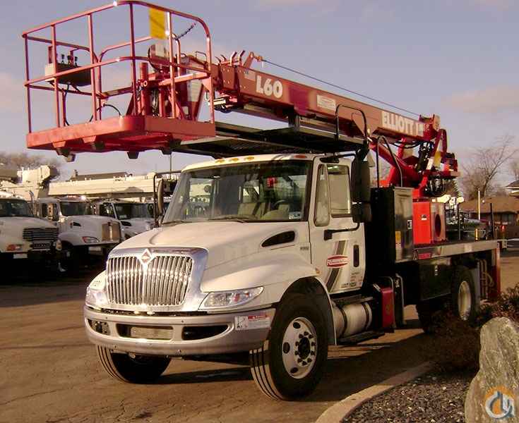 2013 ELLIOTT L60R 5900LBS CRANE & WINCH, ON 2014 INTERNATIONAL TRUCK 4 X 2