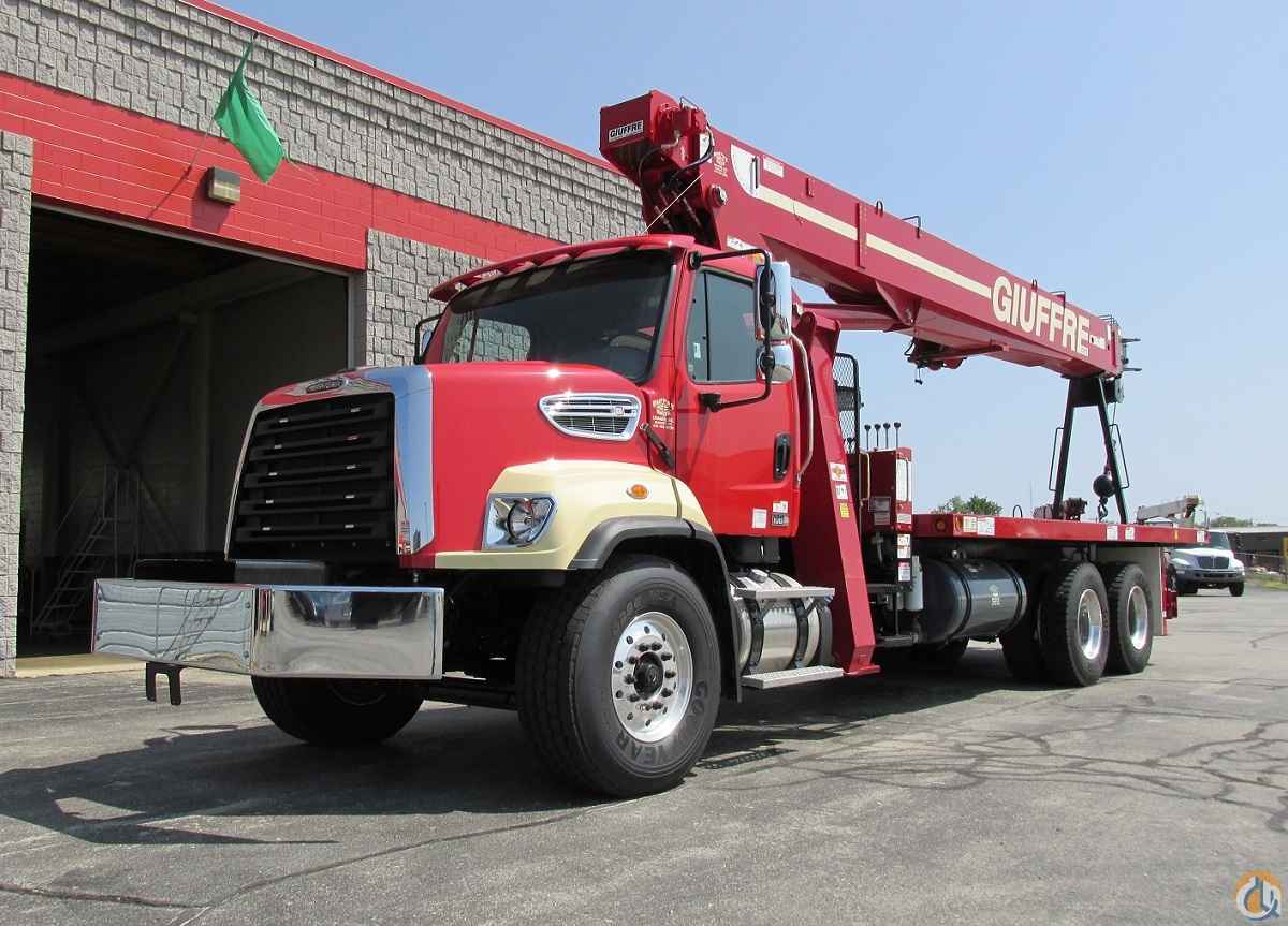 25 TON TEREX WITH 102' WORKING HEIGHT