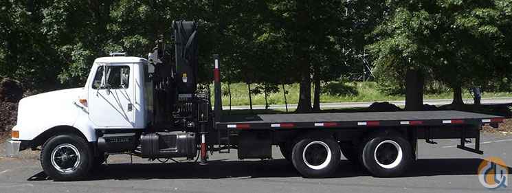 1999 HIAB 300-6; INTERNATIONAL 2674 KNUCKLEBOOM TRUCK; 13 TON