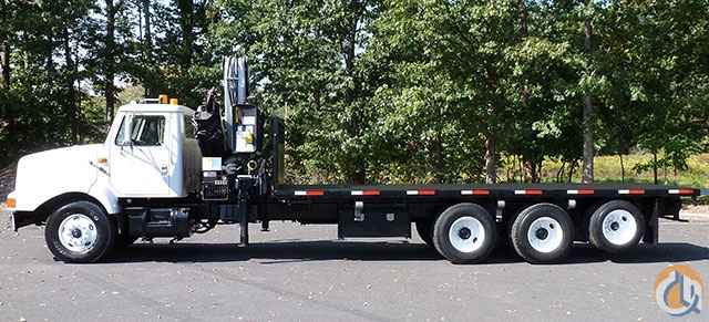 2000 PM KNUCKLEBOOM 32026 - 2002 INTERNATIONAL 2674