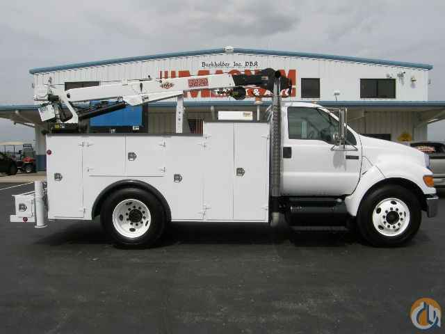 2005 Ford F-650 IMT 3820 7500lb Crane IMT Air Compressor