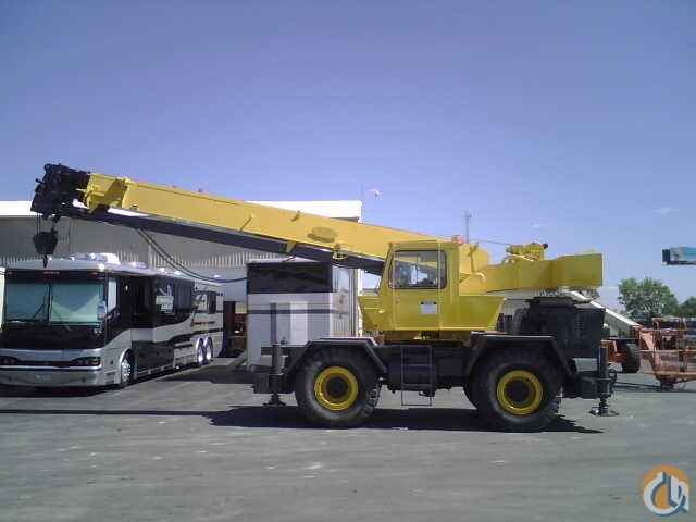 1981 Grove RT522 Rough Terrain Crane For Sale