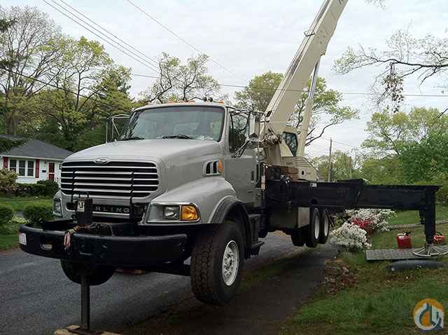 2003 National 14110 Boom Truck
