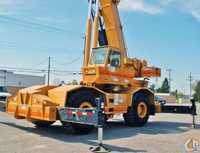 1990 Grove RT745
