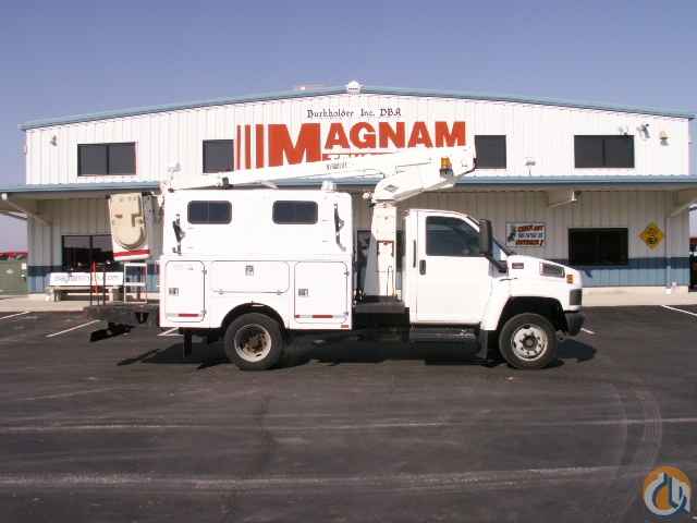 2005 GMC C4500 Service Bed Versalift Bucket Onan Generator