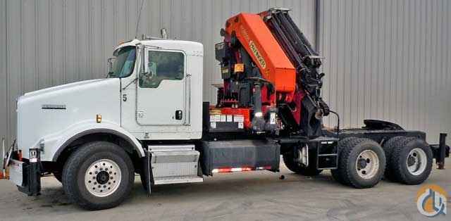 2004 Kenworth Knuckleboom Tractor