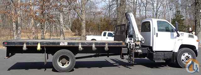 PM KNUCKLEBOOM MODEL 6; 3.5 TON; 2005 GMC C7500