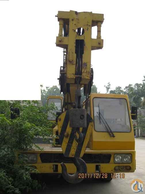 Tadano TL-200E truck crane