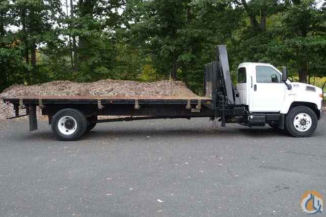 5.5 TON HIAB KNUCKLEBOOM 100; 2005 GMC 8500