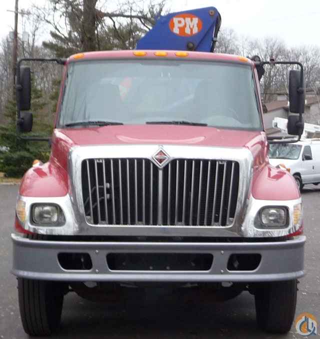 2004 PM KNUCKLEBOOM 14023; 7.5 TON; 2006 INTERNATIONAL 7400