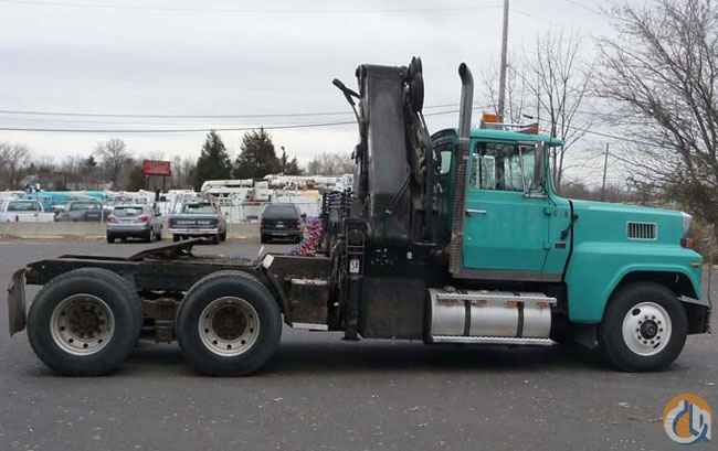 HIAB KNUCKLEBOOM 260-AW; 10 TON; 1990 FORD LTS9000