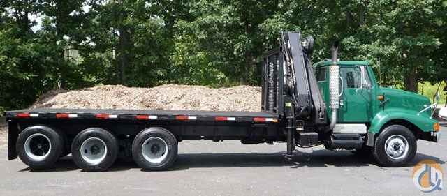 1999 HIAB KNUCKLEBOOM 225E-4; 2000 INTERNATIONAL 2674