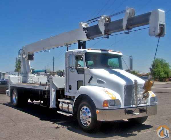 2005 UNIC UR-1582 Rear Mount