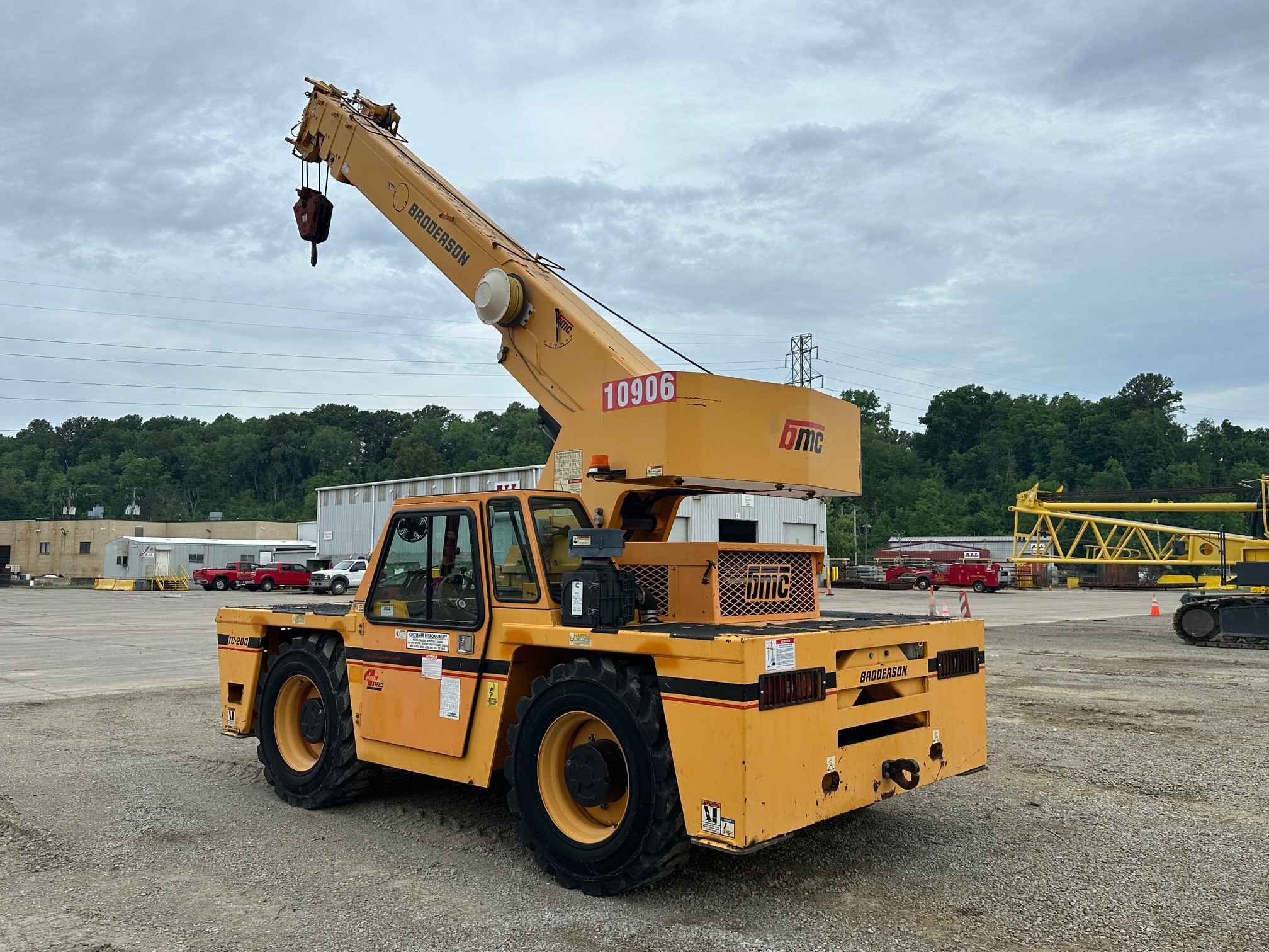 2014 Broderson IC-200-3H