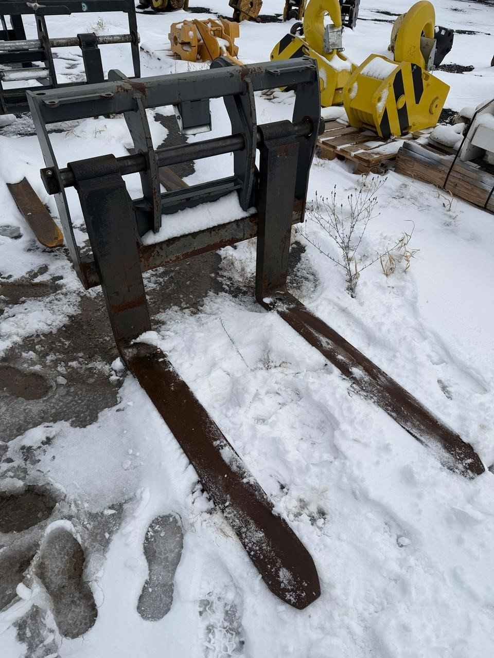 MAGNI 6 TON 48" X 48" FORKS