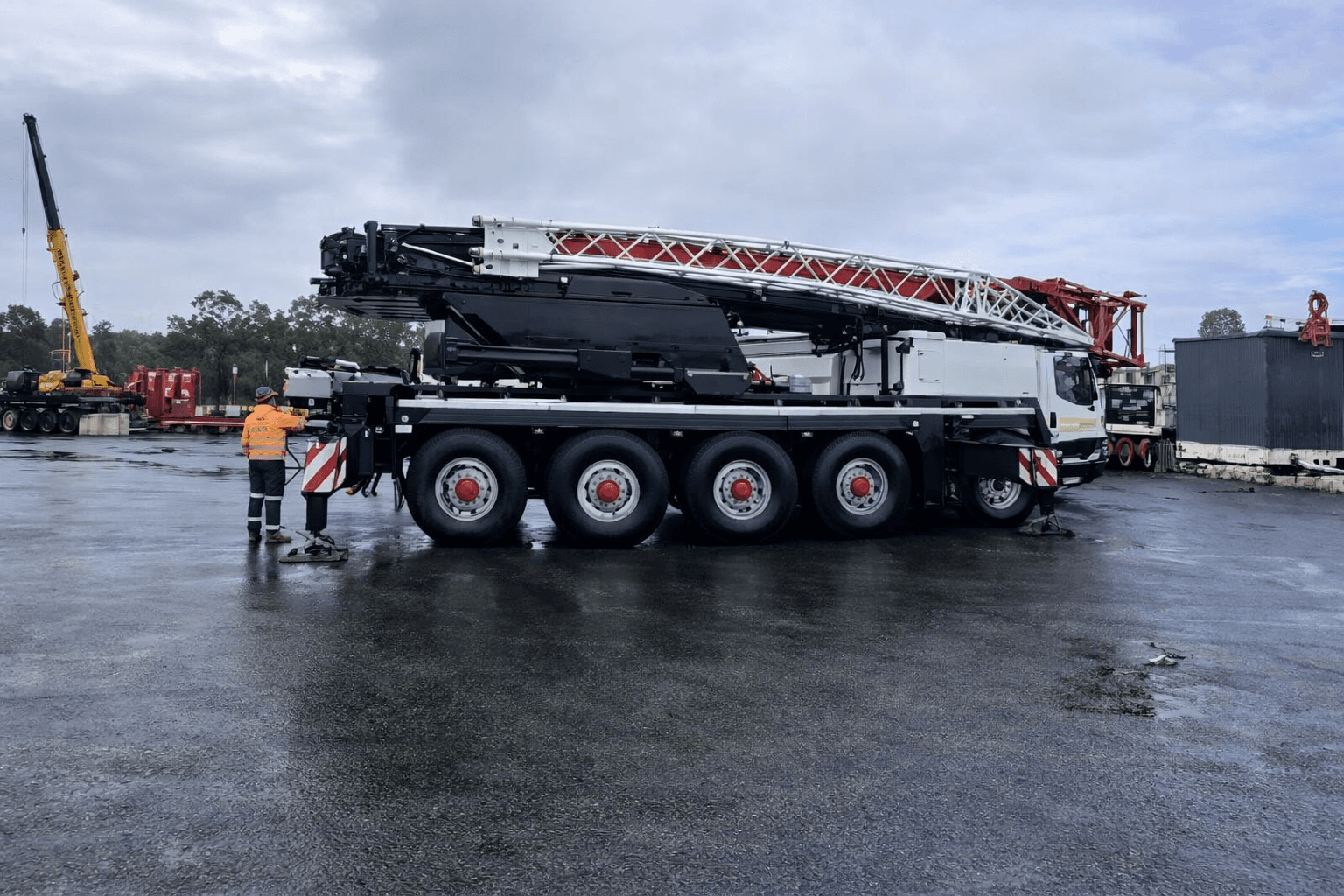 2013 Liebherr LTM 1100-4