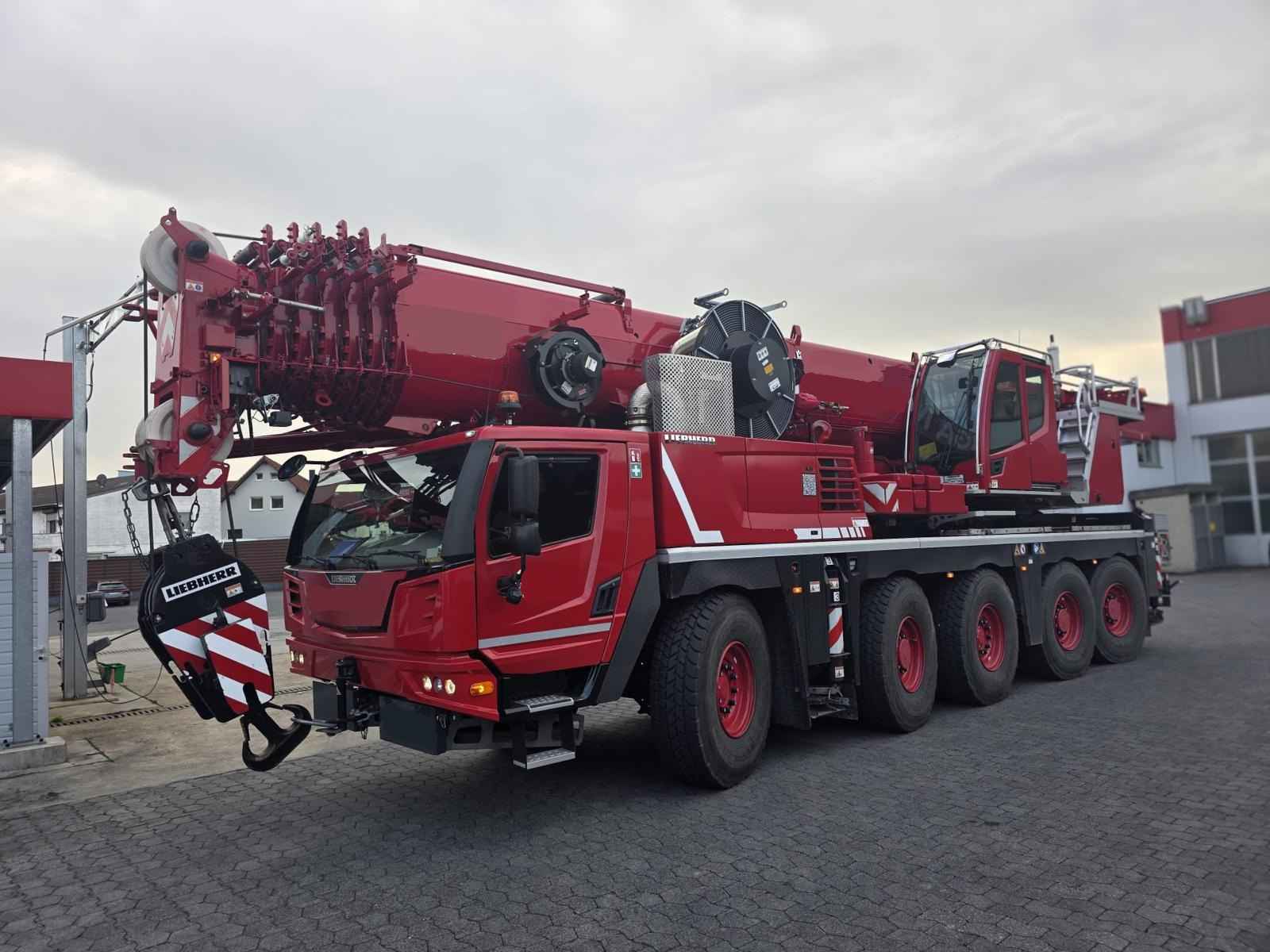 2023 Liebherr
