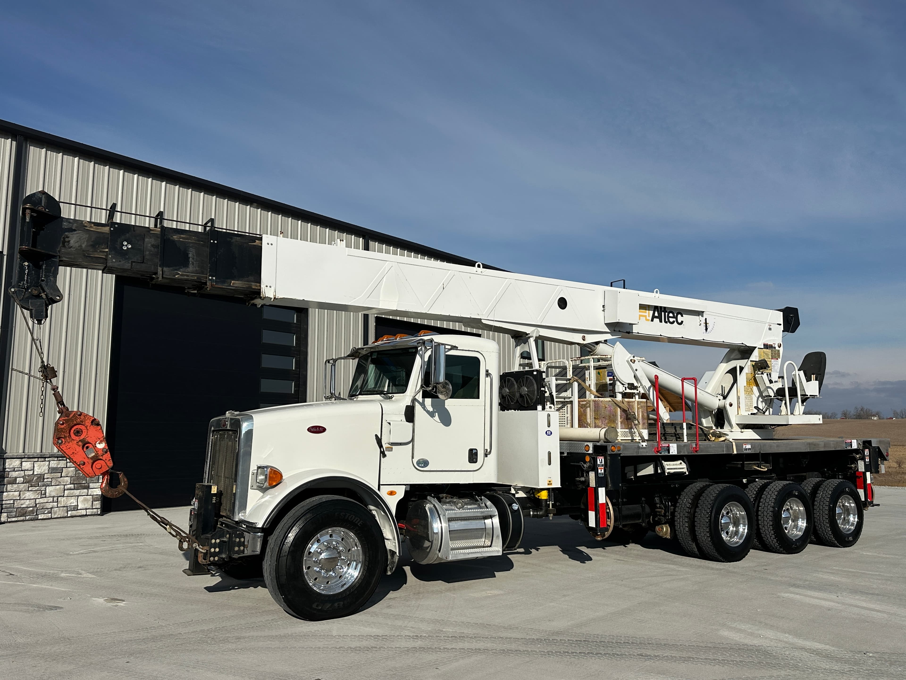 2013 Altec AC38-127