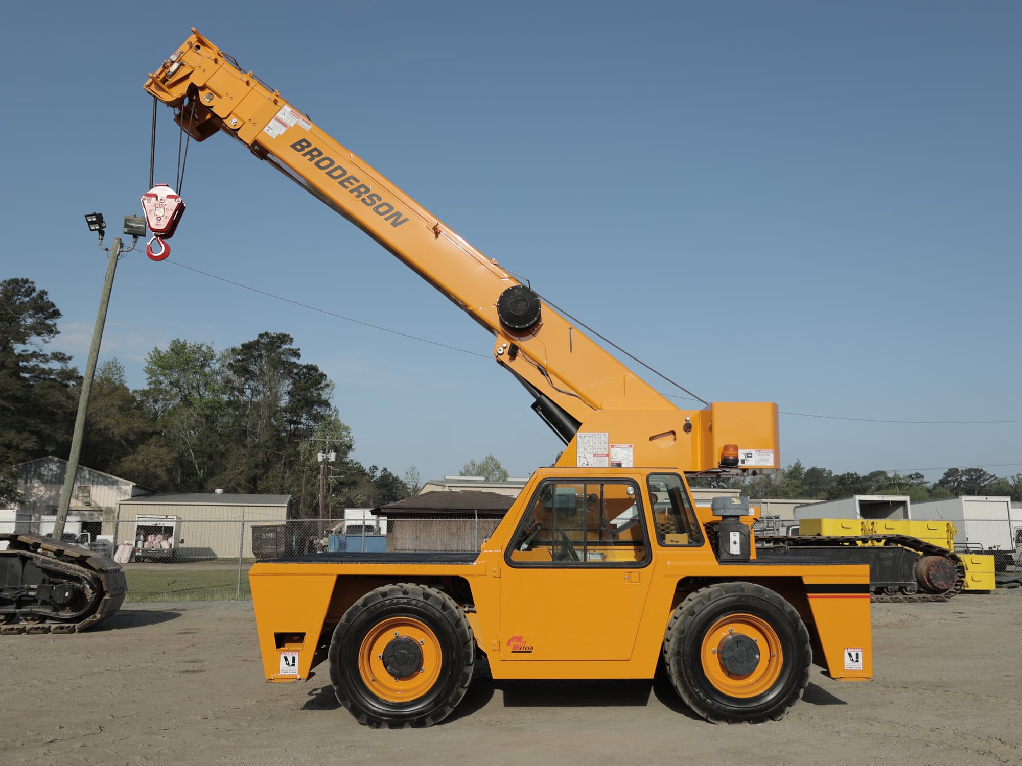 2016 Broderson IC200-3H
