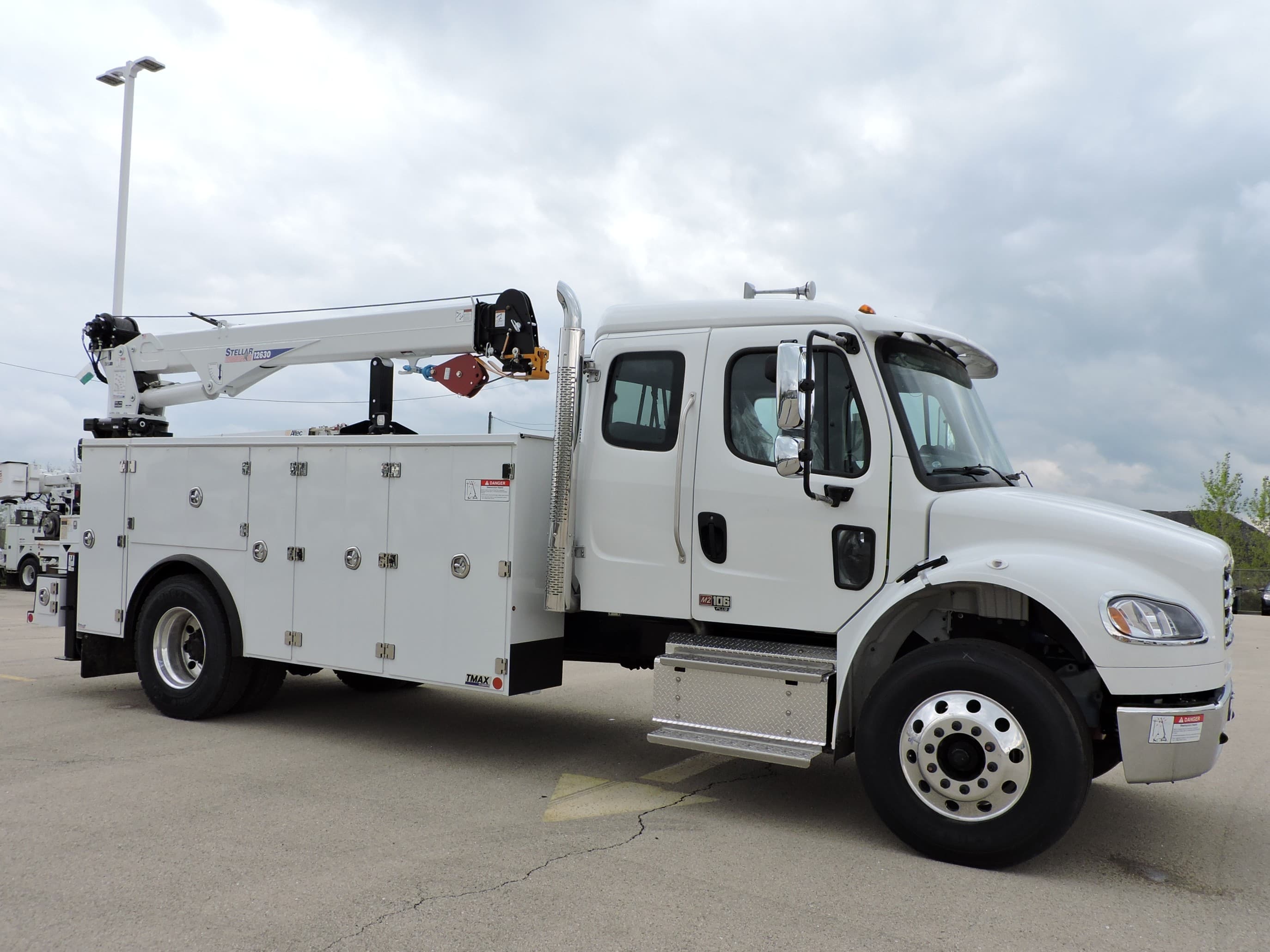 2026 Stellar 12630 TMAX 2-14 service body