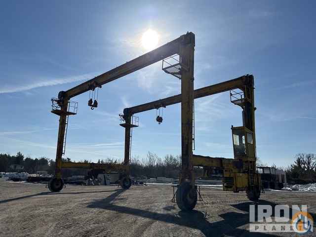 1970 Mi-Jack 500 AI Travel Lift