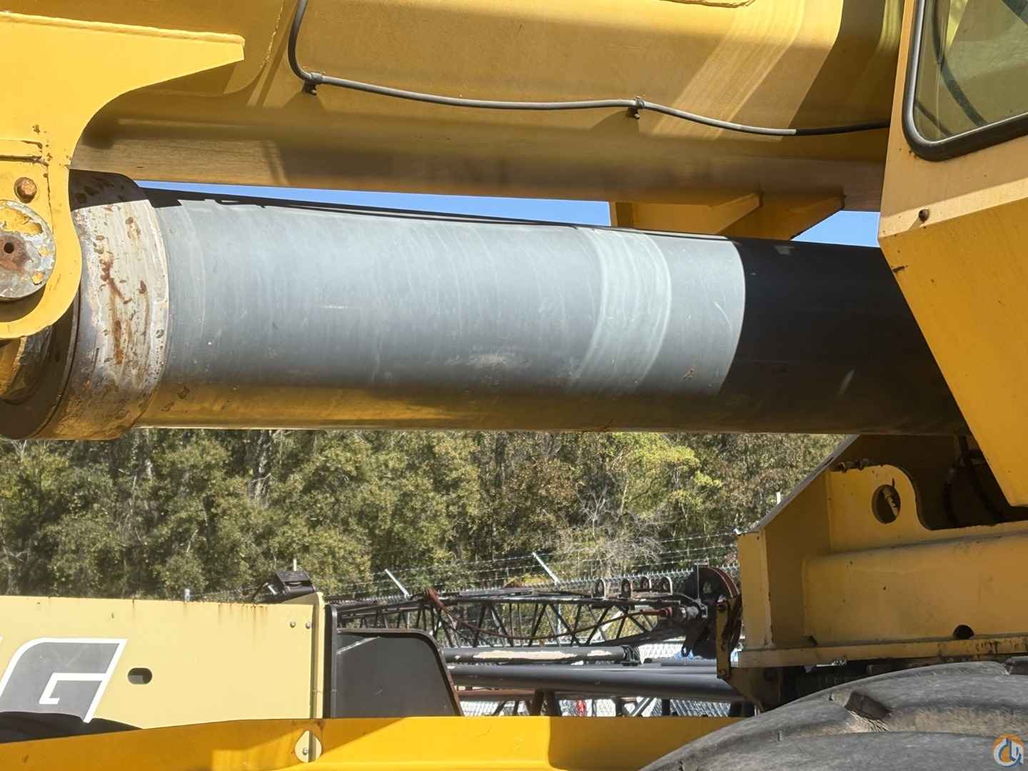 RT700E Lift Cylinder